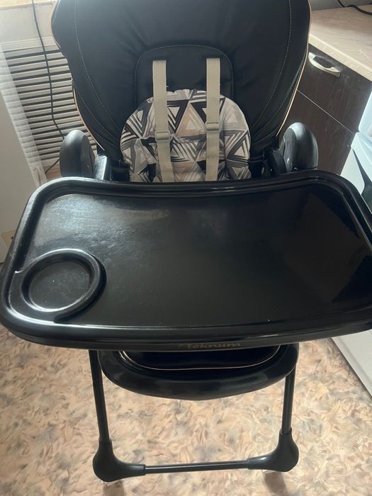 Продам стул для кормления