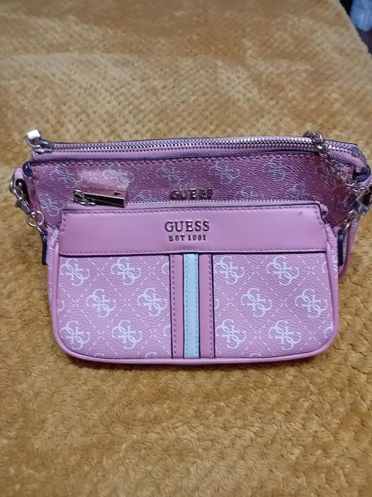 Чанта  на  Guess