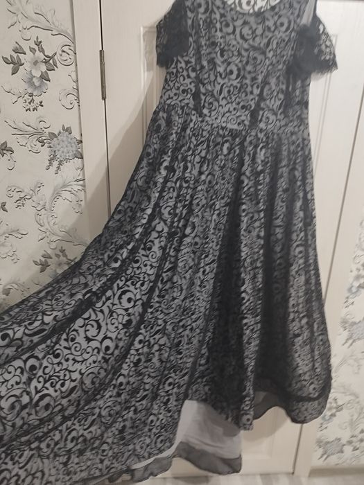 Продам вечерние платья