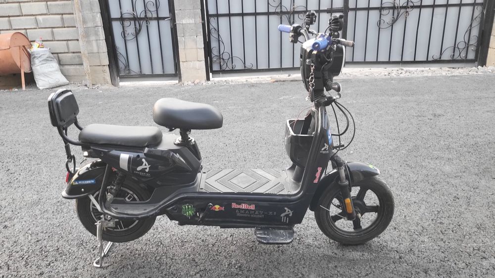 Скутер сатылады аманат х5