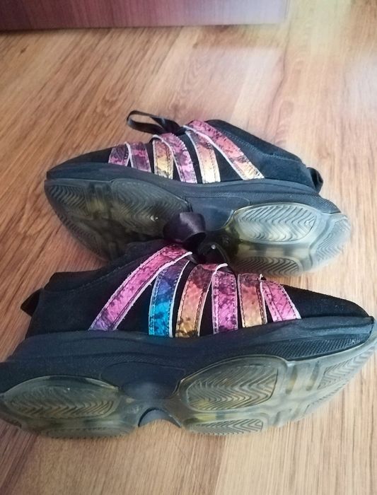 Adidasi piele intoarsa naturală