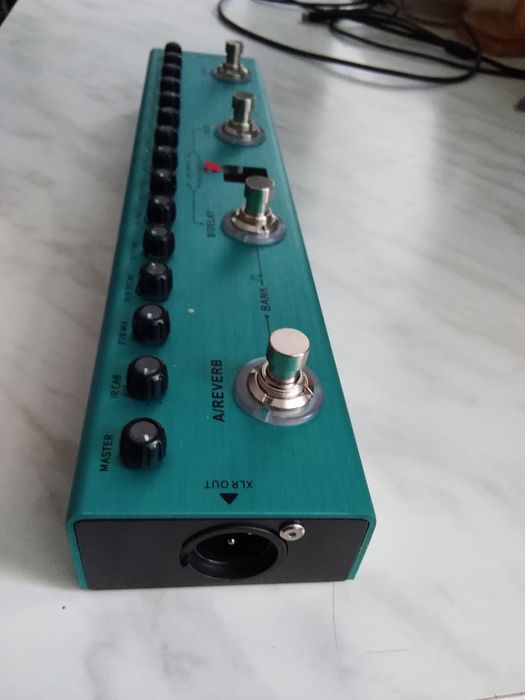 Продам педаль мультиэфектов