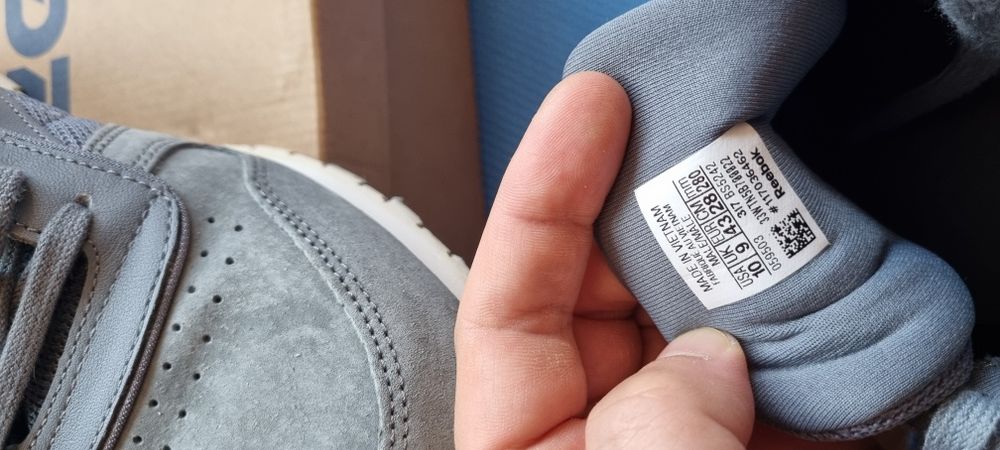 Adidasi Reebok  43EU