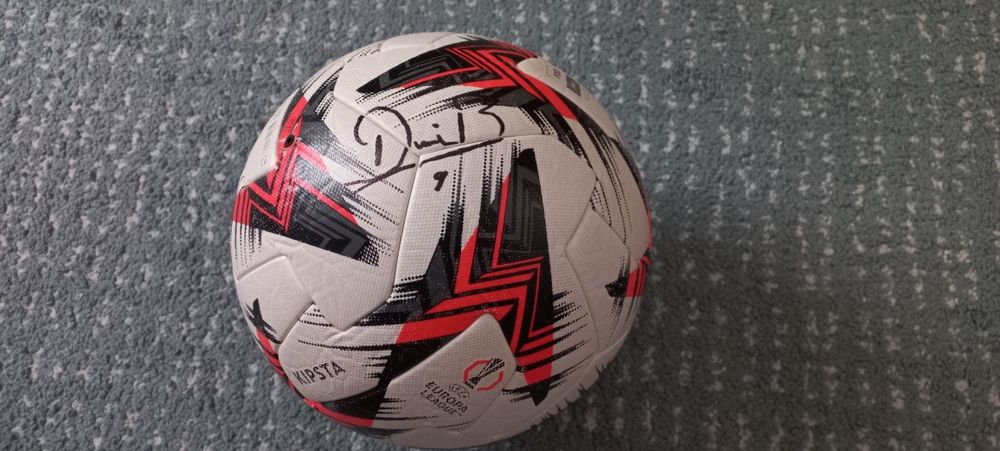 Minge kipsta europa legue semnata de jucătorii de la fcsb