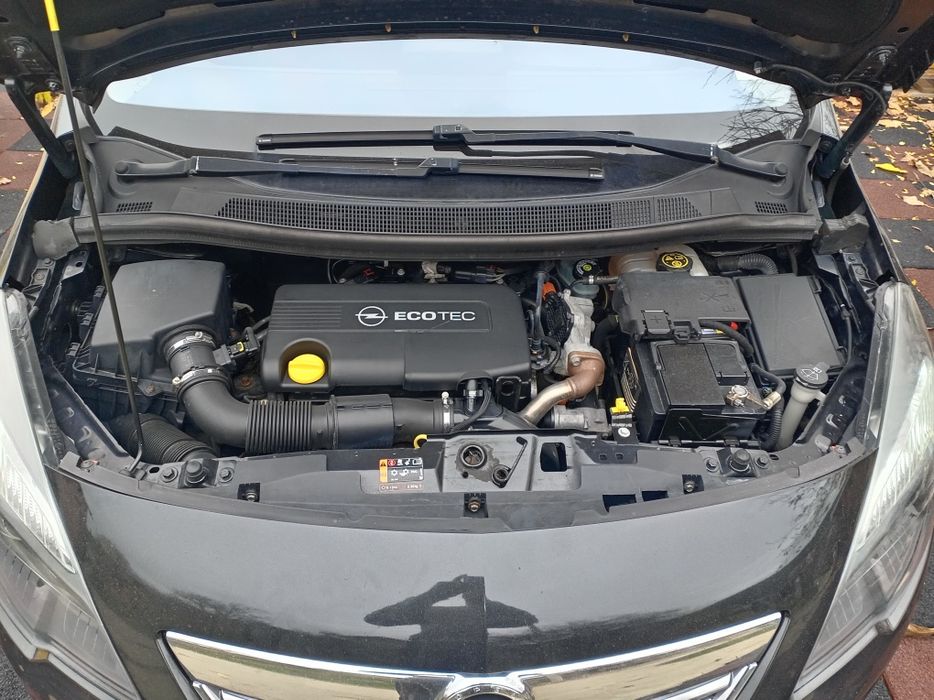 Опел Мерива б на части