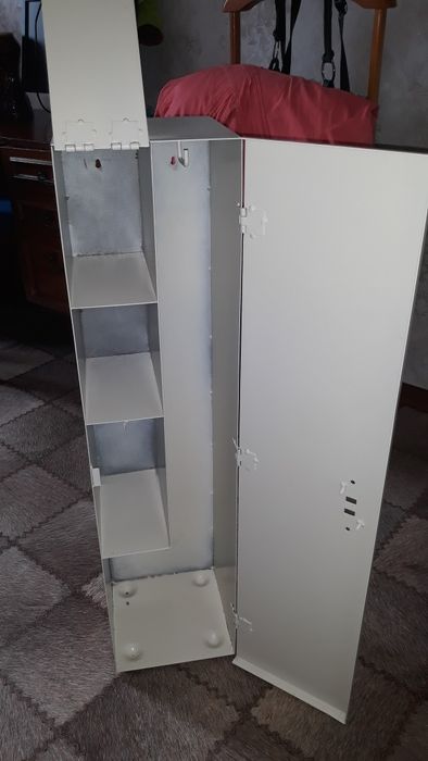 Металлический шкаф