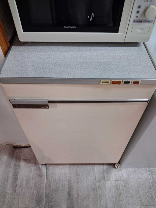 Продам советский несокрушимый морозильник Бирюса