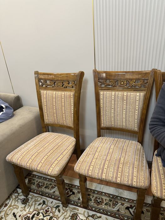 12 стульев в отличном состоянии