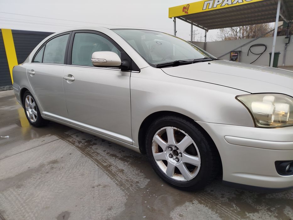 Продавам Тойота Авенсис 1,8 газ бензин