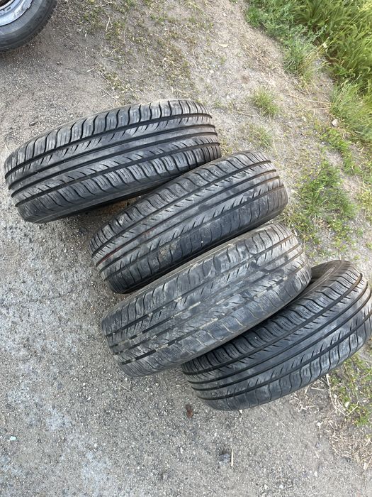 Продам комплект резины 15