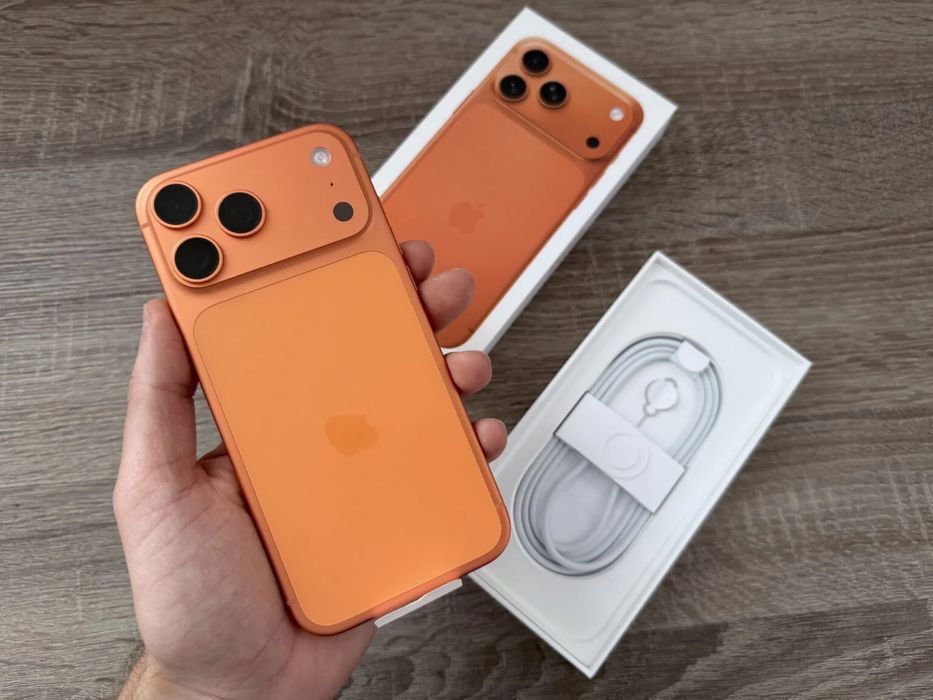 iphone 17 Pro Max cosmic orange Като Нов !!!
