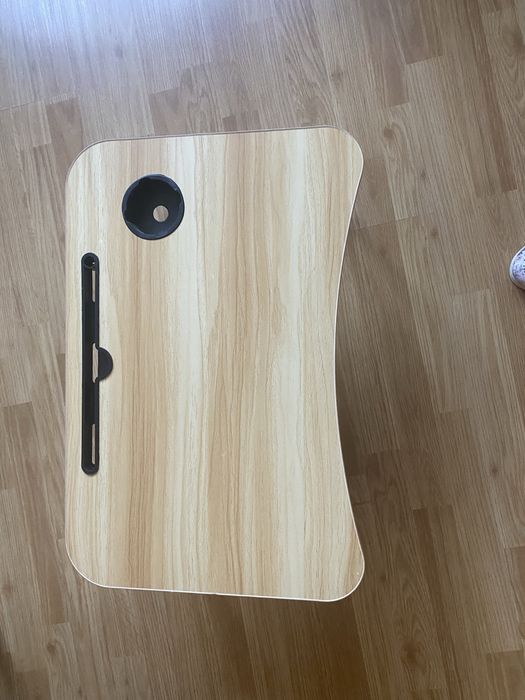 масичка за лаптоп