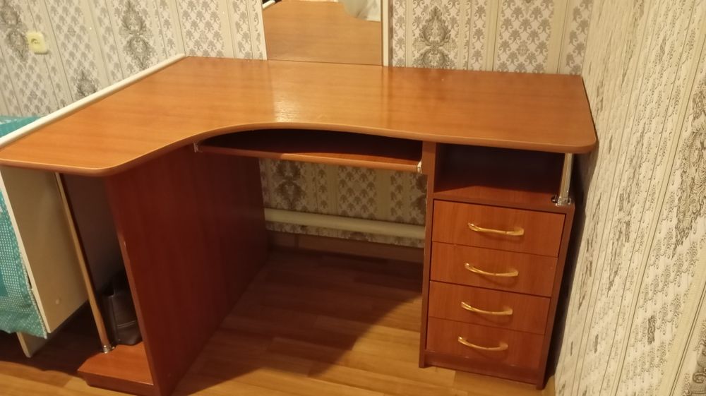 Продам диван-кровать и стол