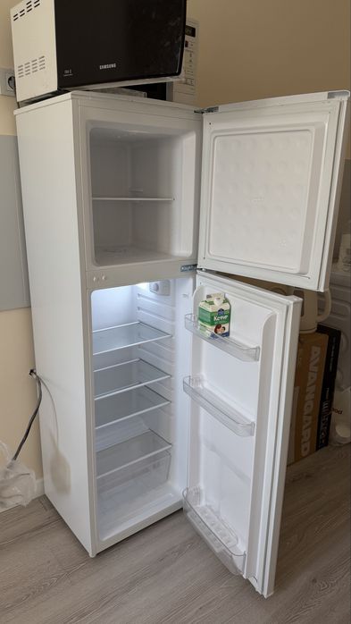 продается холодильник и стиральная машина