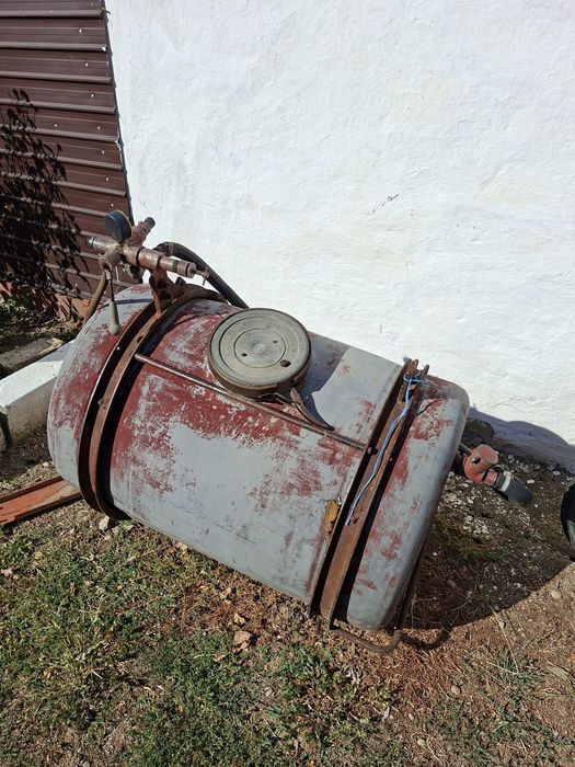 Vând tractor UTB 445 și utilajele aferente lui