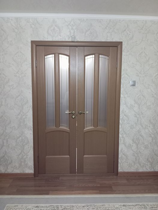 Продам двери из натурального дерево