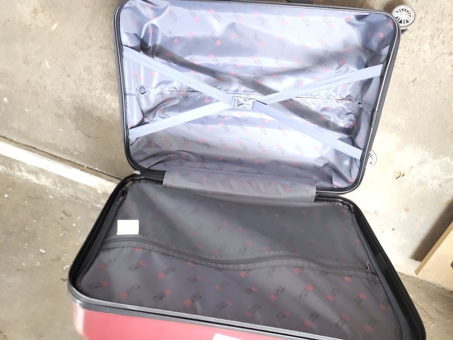 Куфар ново лилаво