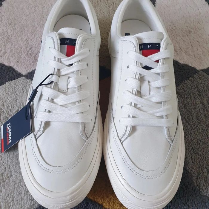 Tommy jeans 100% piele,marimi 44/45/46