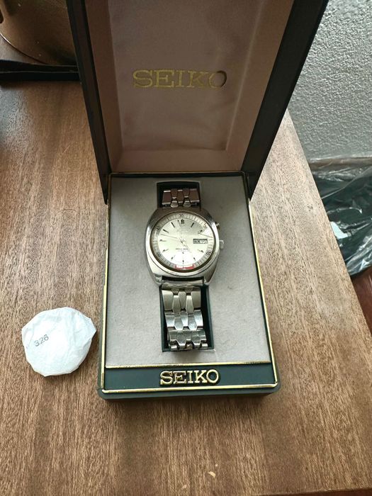 Seiko Bellmatic- 70s mechanical vintage watch