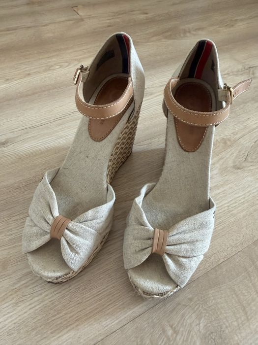 Босоножки Tommy Hilfiger бежевый