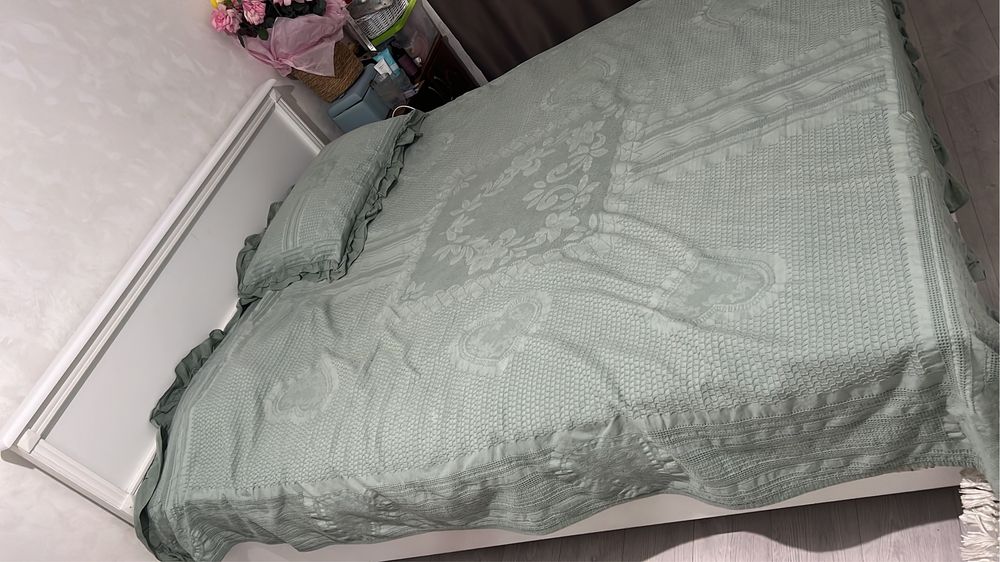 Продам 2 х спальную кровать, шифонер