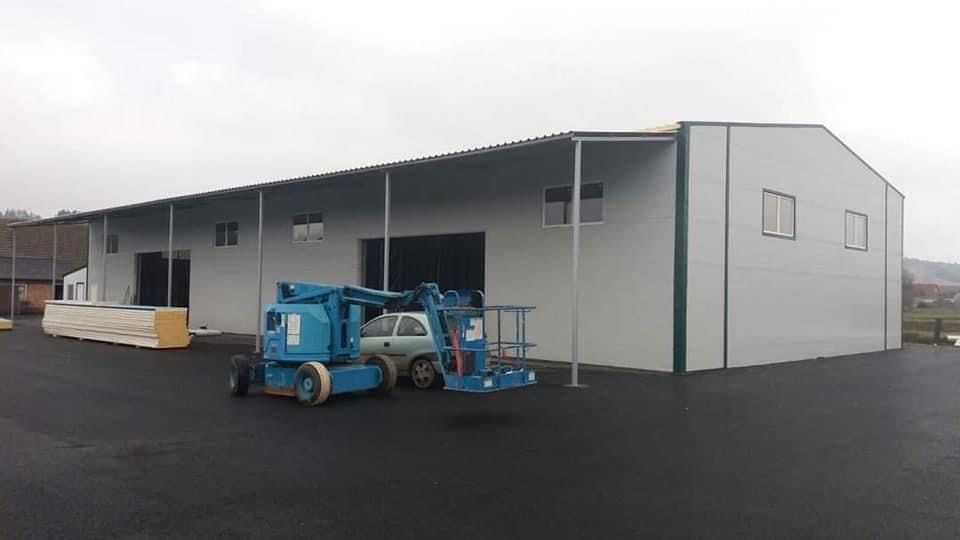 Vand sopron metalic 12m x 29,5m acoperit cu tabla