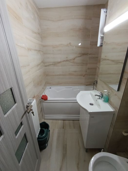 2 camere renovat, balcon mare, etaj 2