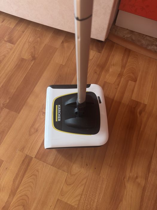 Электровеник Karcher KB 5 белый