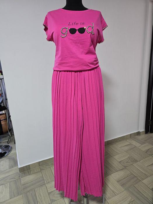 Pantaloni fucsia plisati, model lejer, confortabil