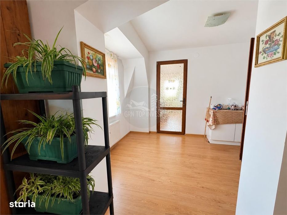 Casa individuala 5 camere 2 bai teren 545mp - Lupeni