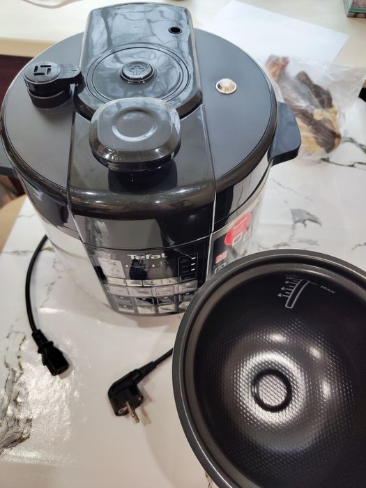 Мультиварка Тефаль Новая