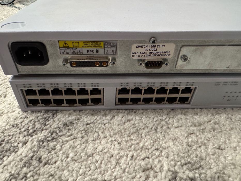 Switch 3Com SuperStack 3 4400 – 24 porturi – 3C17203