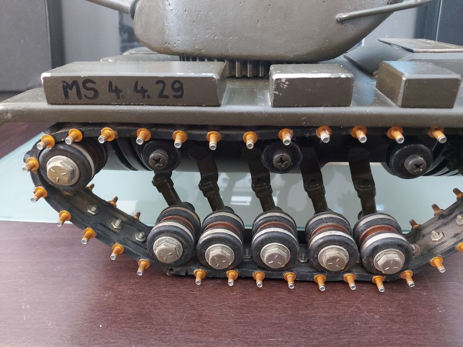 Ръчно Правен Макет на Танк