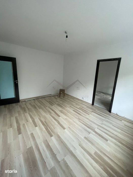 Apartament 3 camere Mircea etajul 1 — fotografia 1