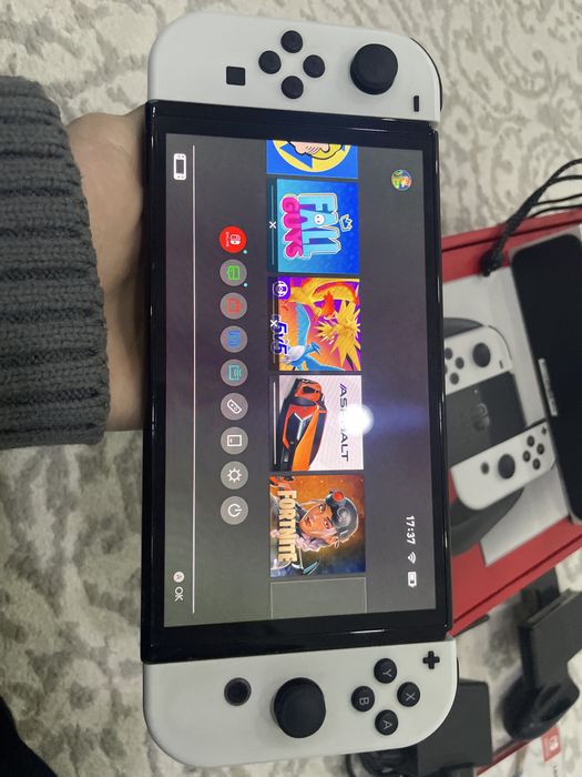 Nintendo switch oled 64 gb + fortnite account
