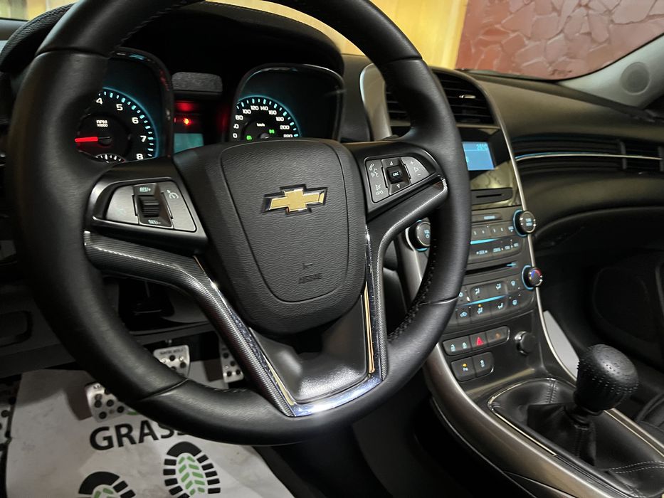 Chevrolet Malibu 1 / 2 позиция