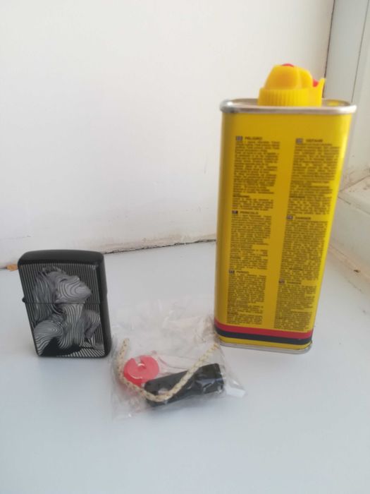 Зажигалка бензиновая