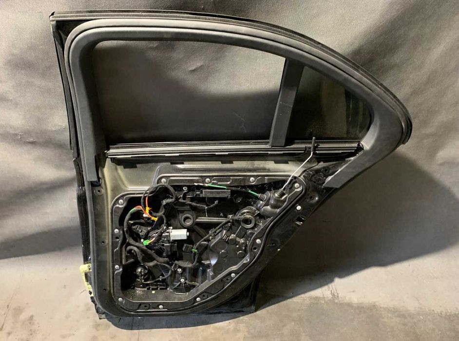 Врата уборудвана Mercedes C-Klasa W205