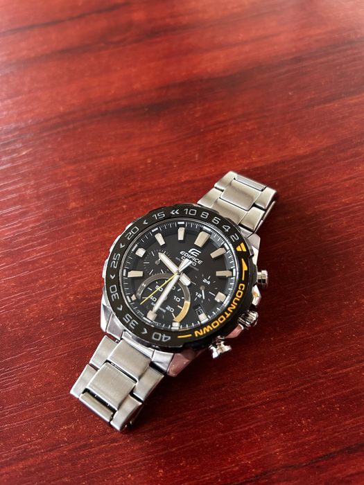 Casino Edefice EFC-S550-1AV Часовник