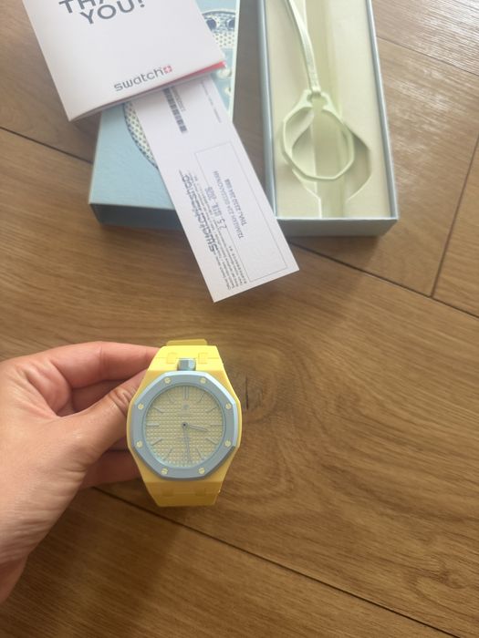 AP& swatch watch