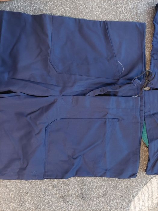 Vond șalopete noi bluză și pataloni am 2 marimi 48 și 50