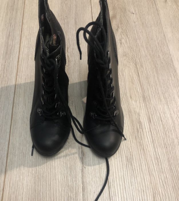 Ботинки, полусапожки. Кожа