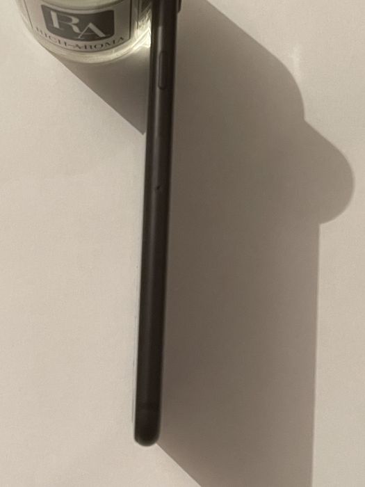 Продаю Iphone 7