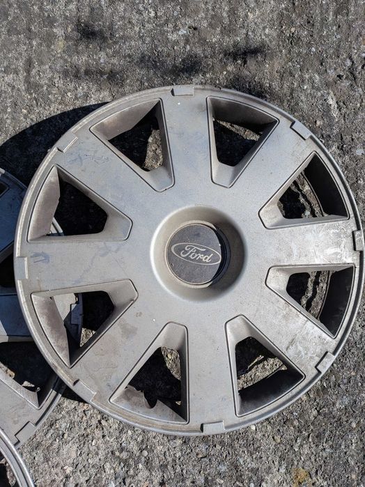 Văd capace roti Ford