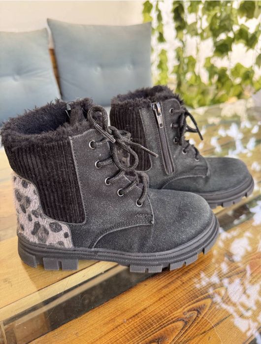 Продаю обувь на девочку