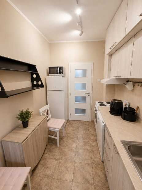 Дава се под наем Тристаен апартамент в София, Света Троица - 70 кв.м за 649 € - Снимка #3