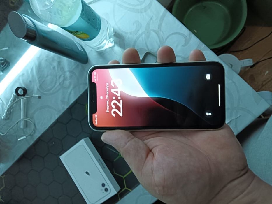 Продам Айфон 11 на 128