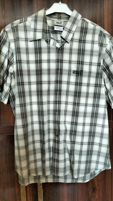 Jack Wolfskin.camasi cu mîneca scurta