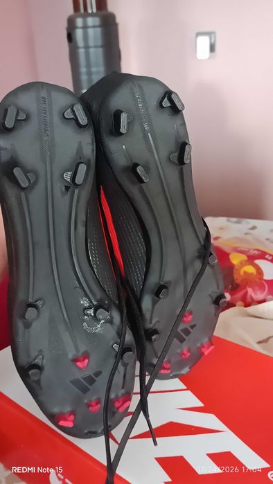 футболни бутонки. Adidas F50, Puma Ultra