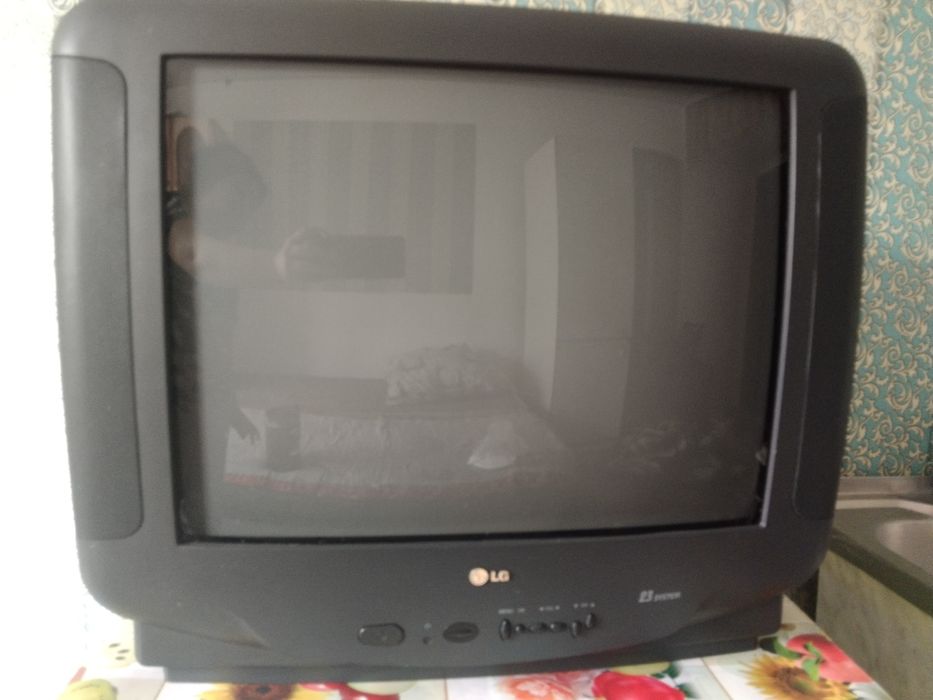 Продам телевизор LG